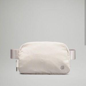 NWT Lululemon everywhere belt bag in white opal